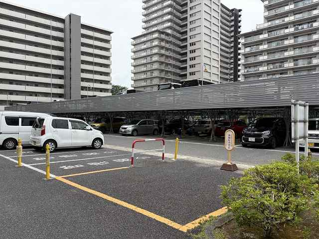 【駐車場】 | シャルマンコーポ草津 | 駐車場です