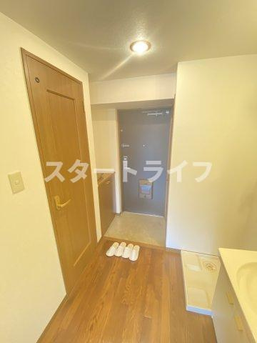 大阪市淀川区野中南１丁目の賃貸マンションの玄関