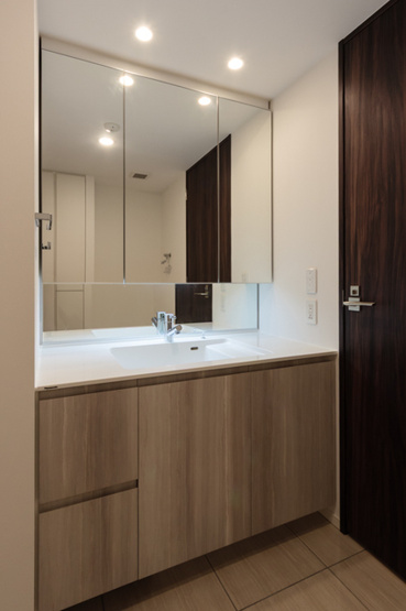 【洗面所】 | 大崎ステーションレジデンス | ※写真は同タイプ住戸です。