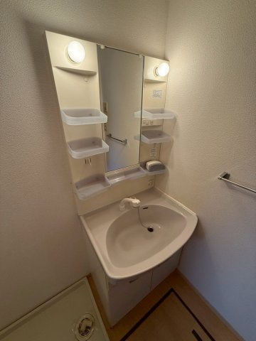 モアエクレールB棟の洗面所