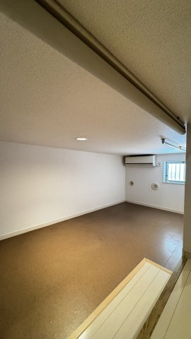 エスカールの寝室