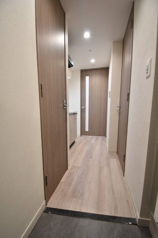 プレサンス天満橋ヴェルエラの玄関