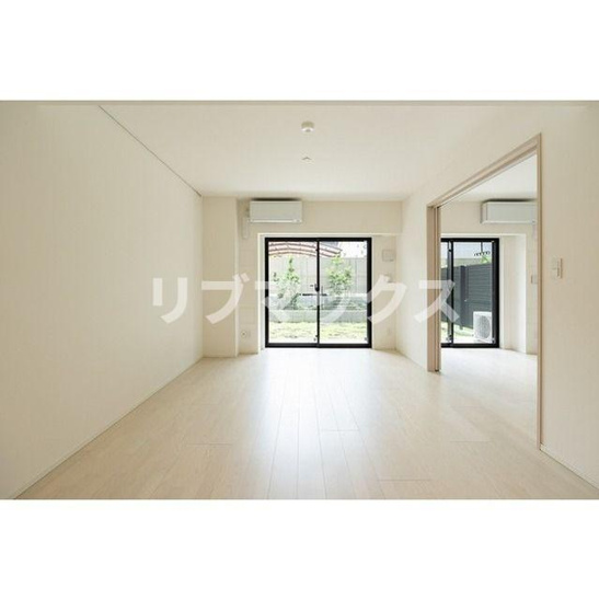 【居間・リビング】アソシエール大倉山 