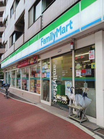 ラ・メール　ＴＫⅡの周辺|ファミリーマート滝野川五丁目店まで201m