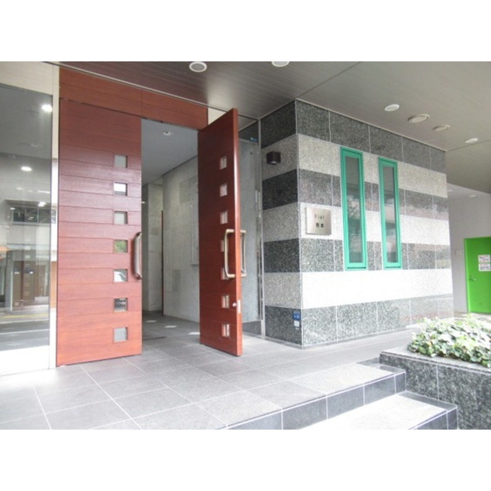 熊本市中央区草葉町の賃貸マンションのエントランス