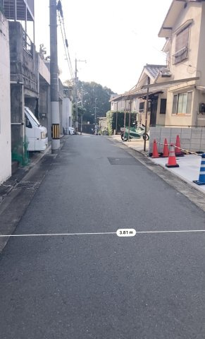  安芸郡府中町清水ケ丘　戸建ての前面道路含む現地写真