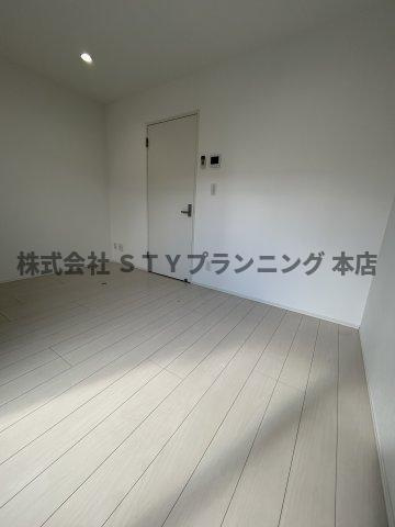 仲介手数料０円！アロウ内浜町の居間・リビング