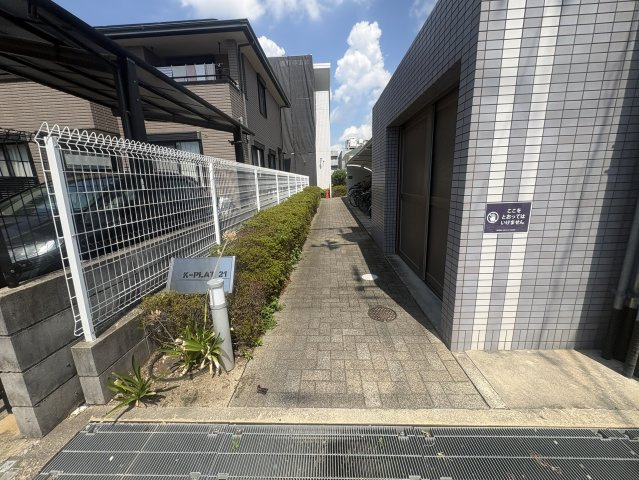 豊中市小曽根５丁目の賃貸マンションのエントランス