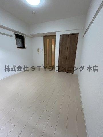 仲介手数料０円！アマ―ブレ今池の居間・リビング