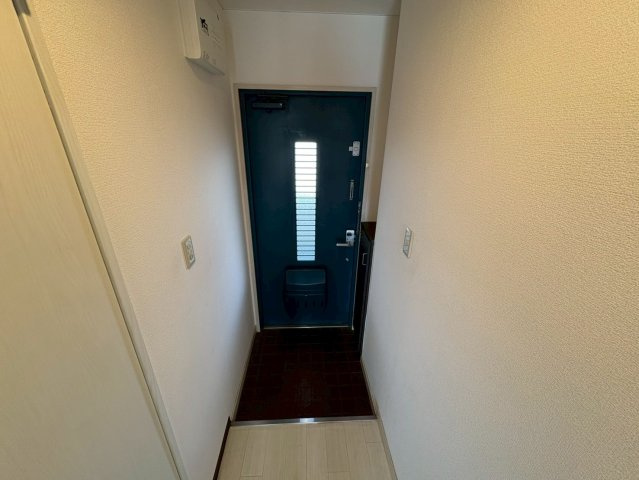 パレロイヤル三番館の玄関