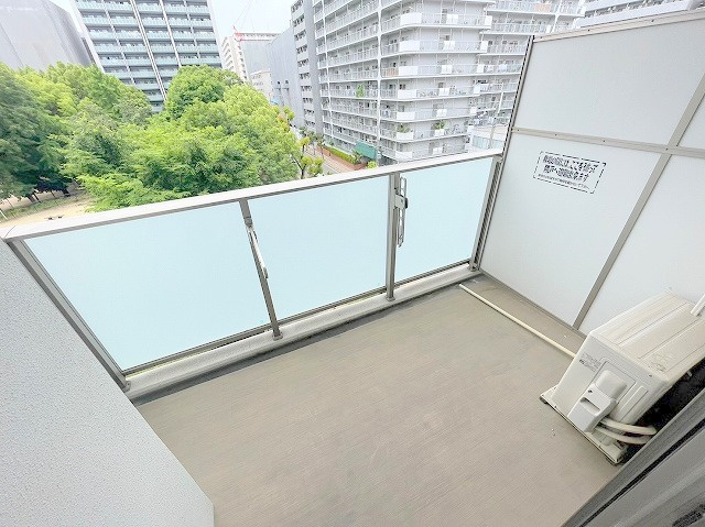ラルシェパルク新大阪のバルコニー