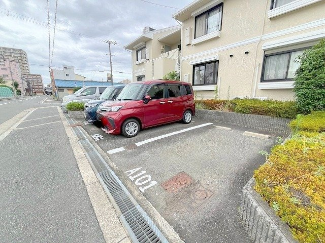 パセオ豊里の駐車場