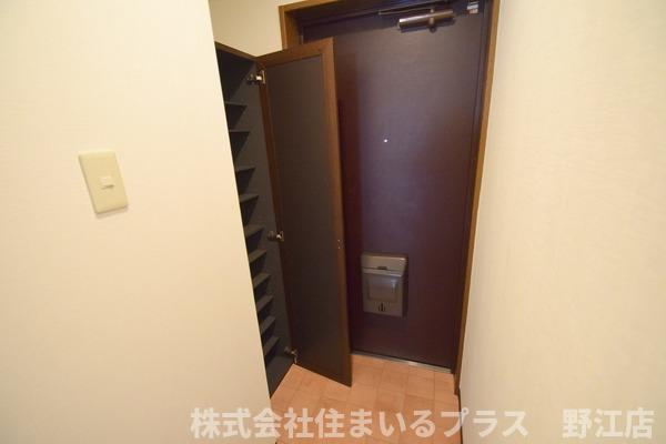 プレステージ鶴見の玄関