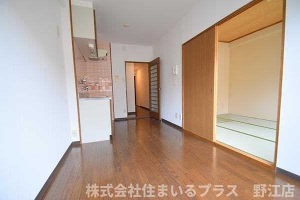 プレステージ鶴見の居間・リビング