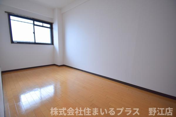 プレステージ鶴見の洋室