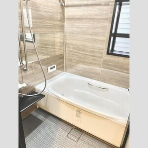 月見町戸建の浴室