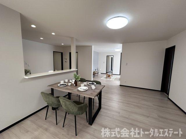 綾羅木本町1丁目中古一戸建ての居間・リビング