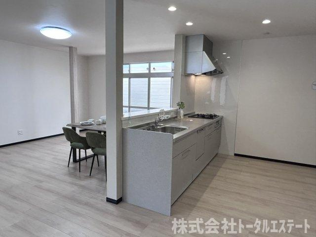 綾羅木本町1丁目中古一戸建てのキッチン