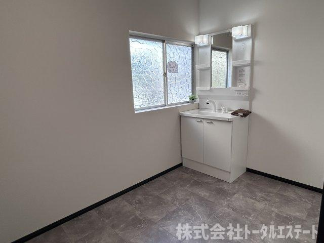 綾羅木本町1丁目中古一戸建ての洗面所