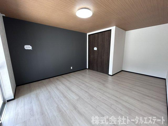 綾羅木本町1丁目中古一戸建ての洋室