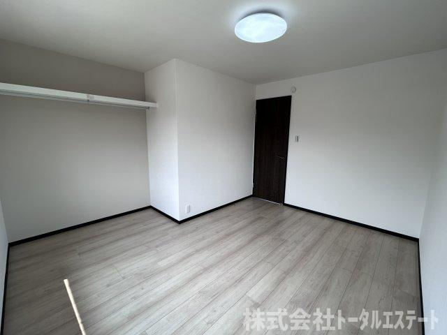 綾羅木本町1丁目中古一戸建ての洋室