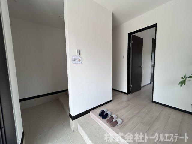 綾羅木本町1丁目中古一戸建ての玄関