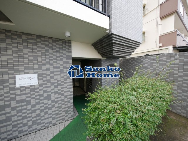 メインステージ入谷のエントランス