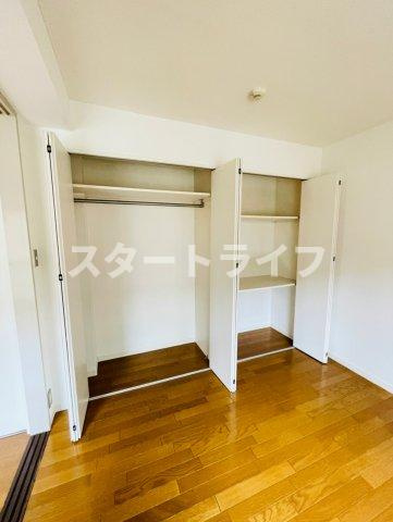 大阪市淀川区木川東２丁目の賃貸マンションの収納