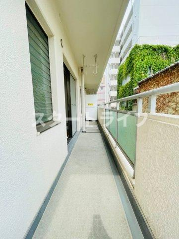 大阪市淀川区木川東２丁目の賃貸マンションのバルコニー