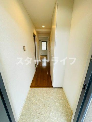大阪市淀川区木川東２丁目の賃貸マンションの玄関