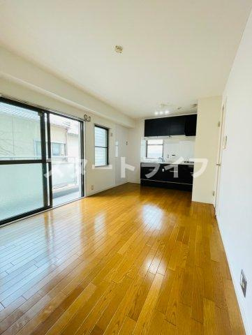 大阪市淀川区木川東２丁目の賃貸マンションの居間・リビング