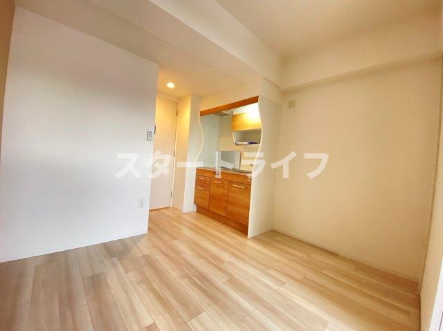 大阪市東淀川区西淡路１丁目の賃貸マンションの居間・リビング