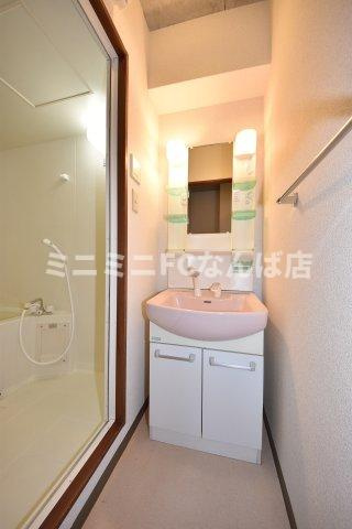 クレア新町の洗面所