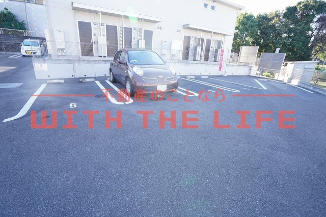 サフィール【キャッシュバック対象物件】の駐車場|駐車場完備です