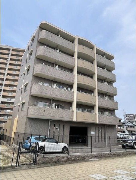 M.House1