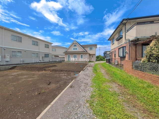 つくば市花畑3丁目　新築戸建　A号棟の前面道路含む現地写真