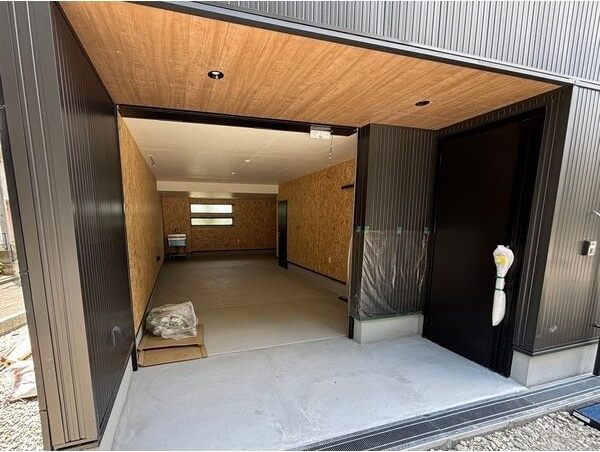K-garage 猪名寺の駐車場