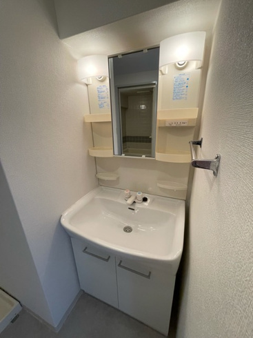 独立洗面化粧台付きでおすすめです！