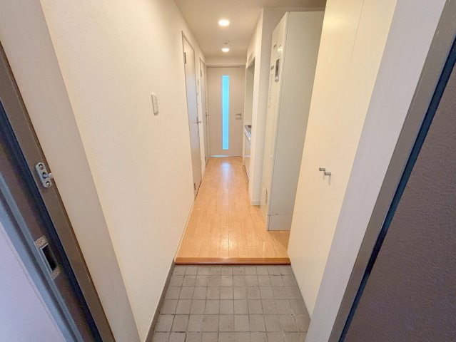 パセオ十三東の玄関