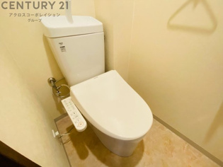 コンパクトで使いやすいトイレです♪