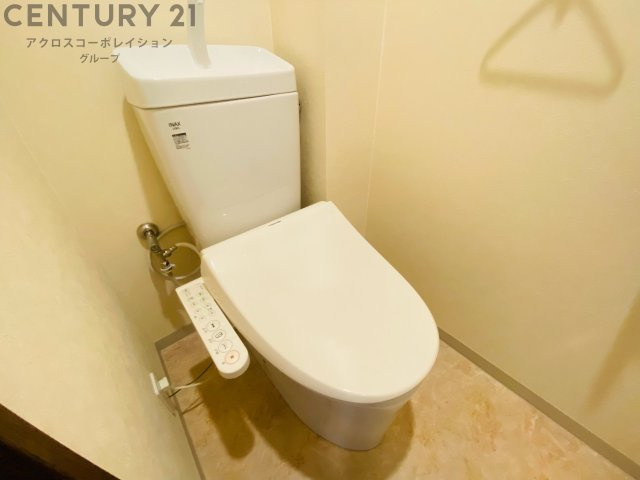 コンパクトで使いやすいトイレです♪
