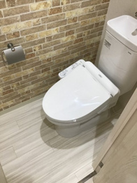 温水洗浄便座付きのトイレです♪