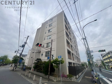 敷地内に駐輪場があります♪