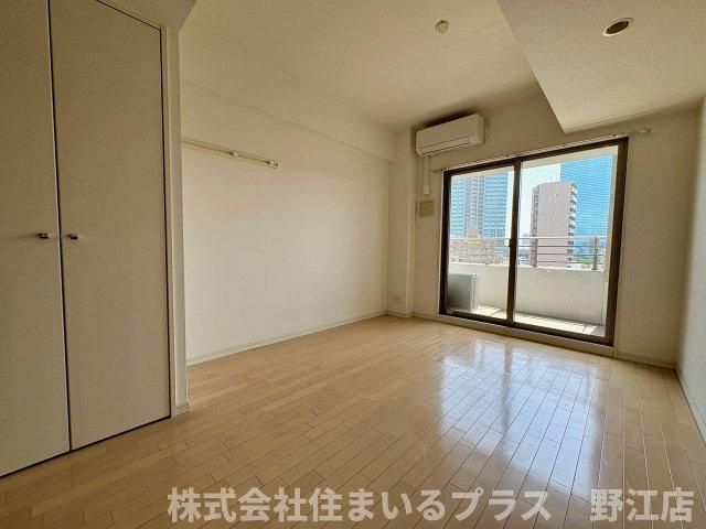セイワパレス京橋コルティーレの居間・リビング