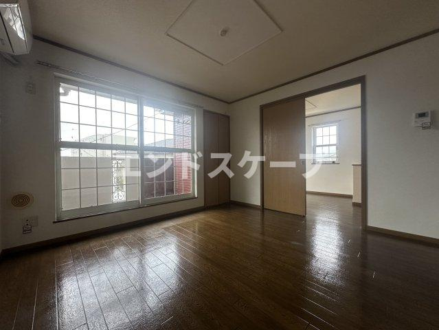 ヴィラ・シャルダンの居間・リビング|高崎、前橋のお部屋探しはエンドスケープまで！お客様の理想お聞かせ下さい♪