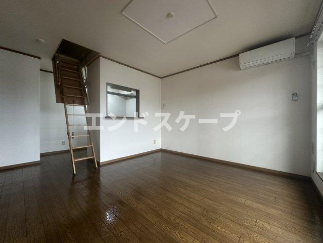 ヴィラ・シャルダンの居間・リビング|高崎、前橋のお部屋探しはエンドスケープまで！お客様の理想お聞かせ下さい♪