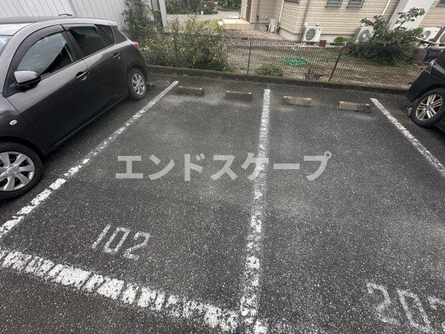 ヴィラ・シャルダンの駐車場|高崎、前橋のお部屋探しはエンドスケープまで！お客様の理想お聞かせ下さい♪