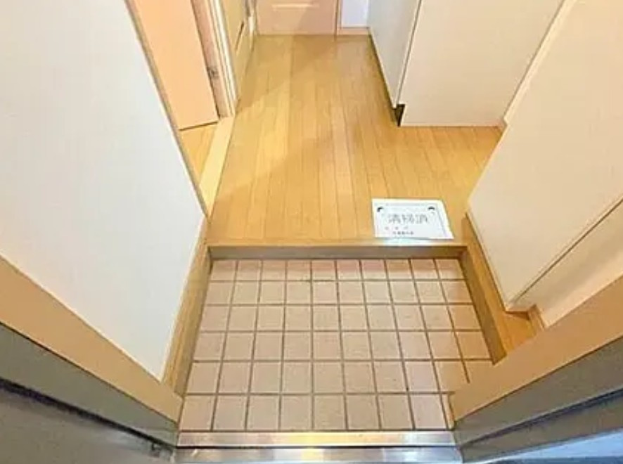 メゾン・ド・ボヌールの玄関