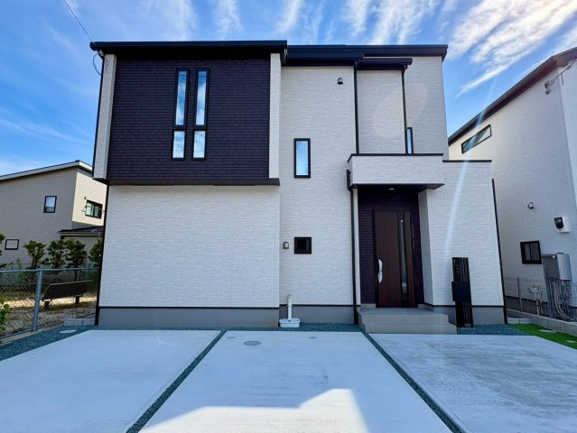 「全洋室WIC完備」高知市鴨部3期2棟　2号棟新築一戸建て