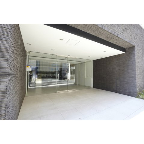 コンフォリア東池袋WESTのエントランス